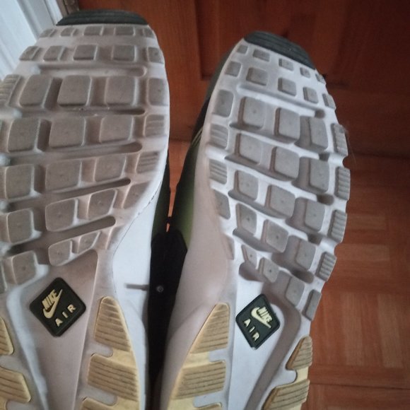 Nike shoes - Picture 5 of 5